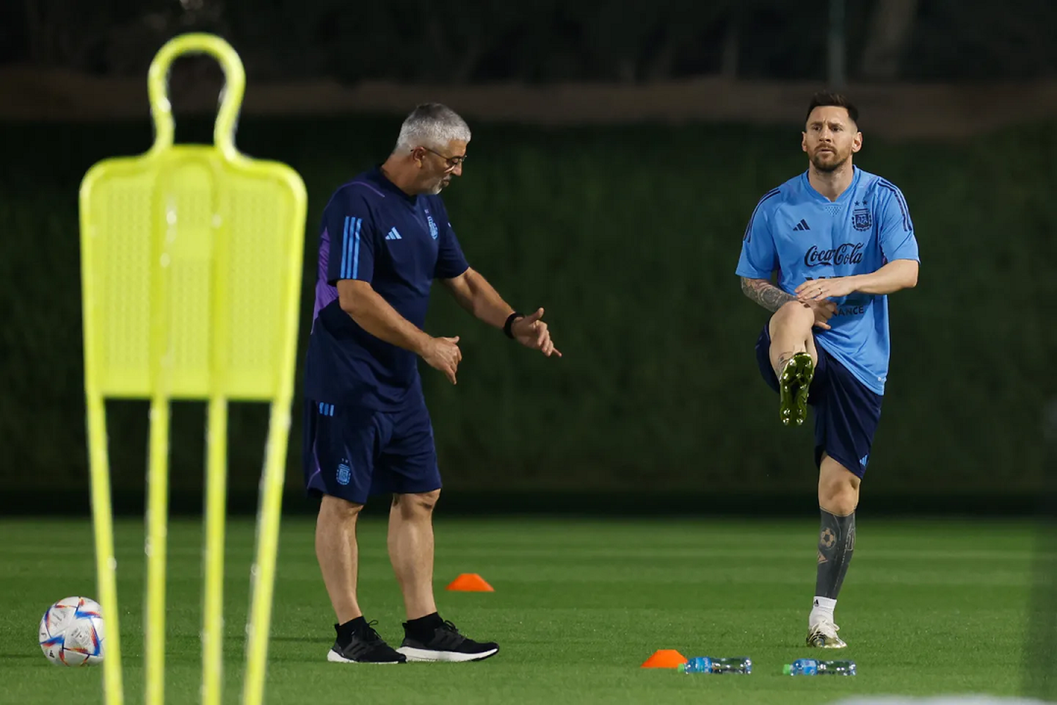 Messi se entrenó diferenciado pero llega sin problemas al debut