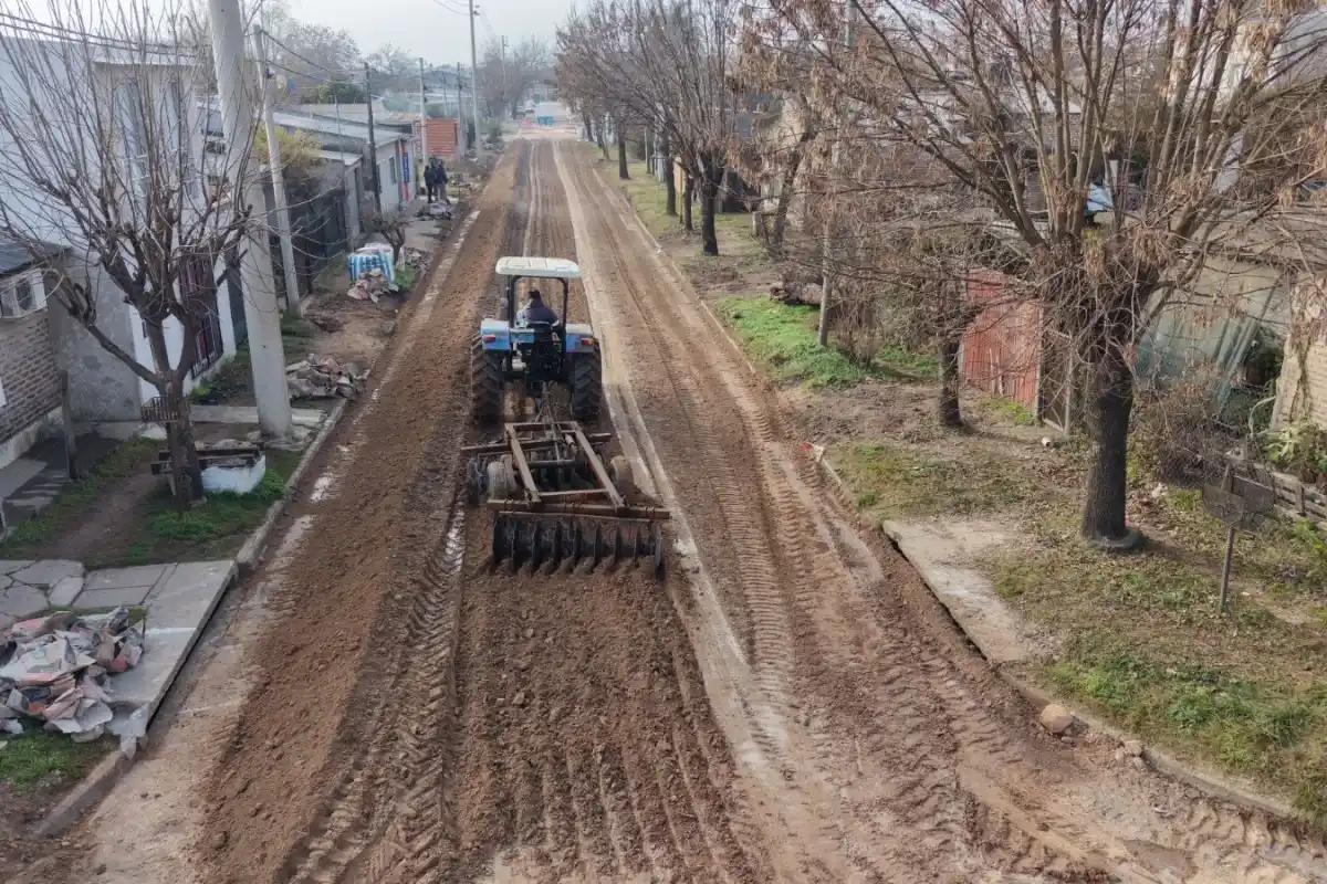 Continúan con la reconstrucción integral de la calle Périgan