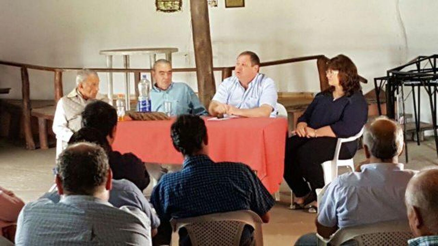 
Rogel arremetió nuevamente contra los “candidatos autoproclamados”