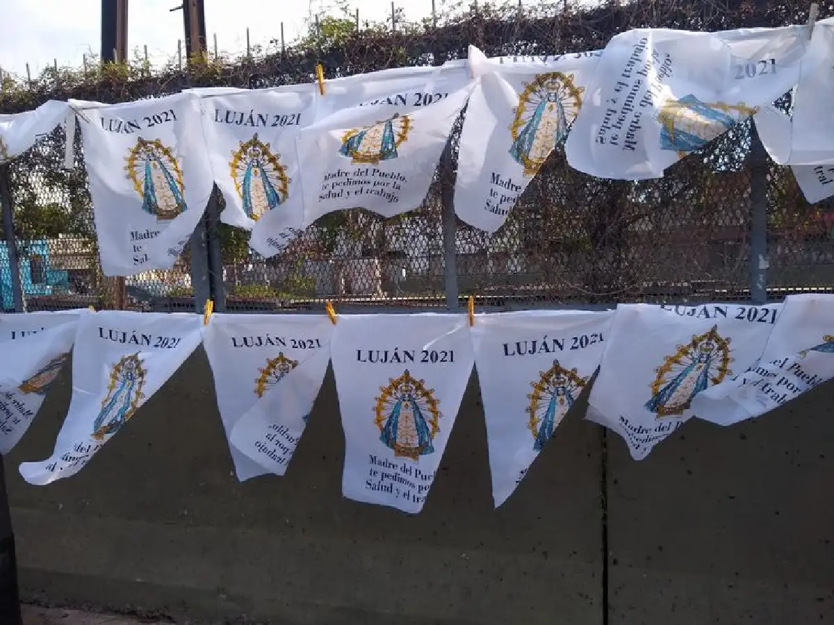 Miles de personas participan de la peregrinación de Luján