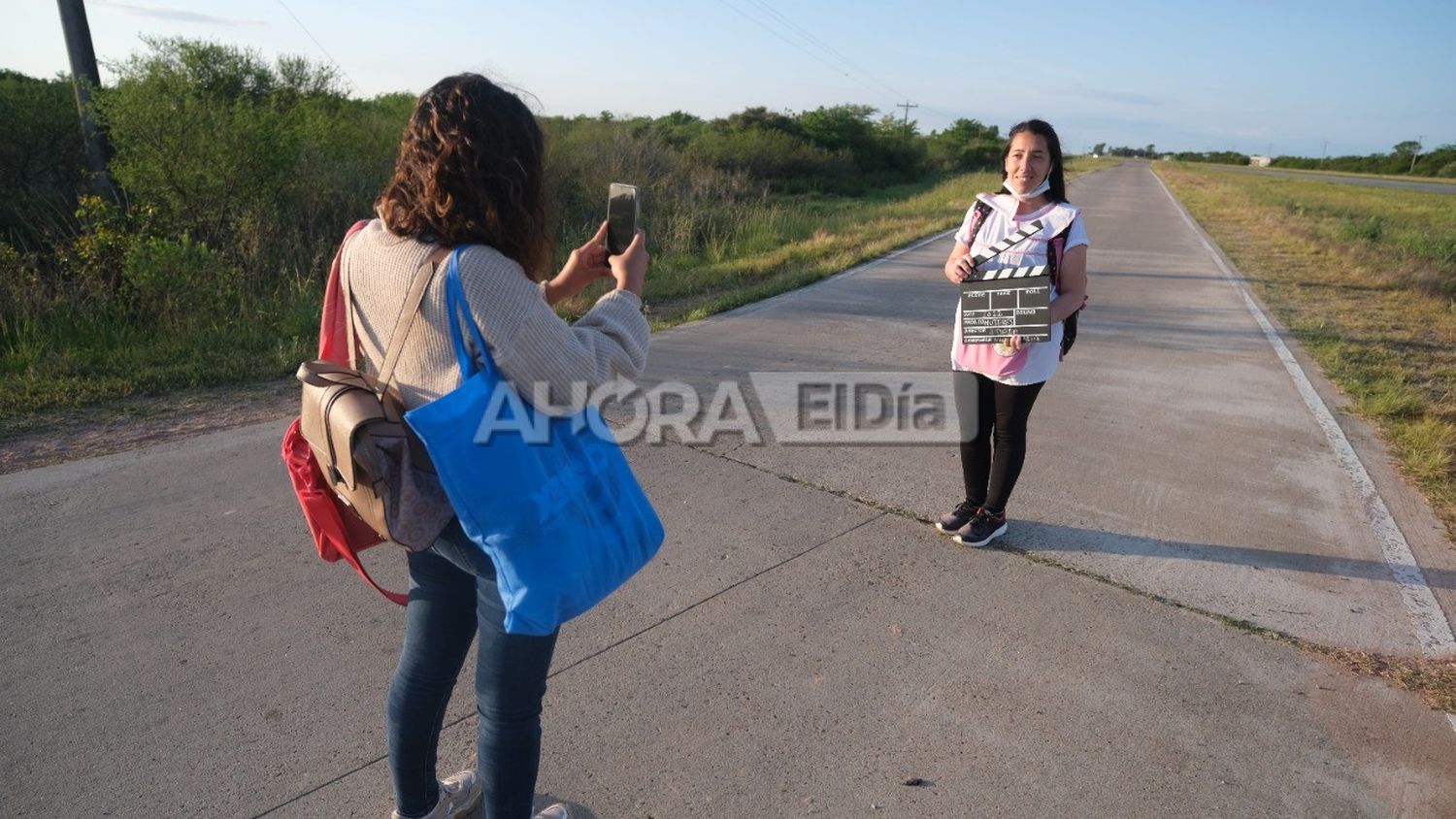 Mujeres a dedo, el documental que relatará las crudas historias de las trabajadoras entrerrianas