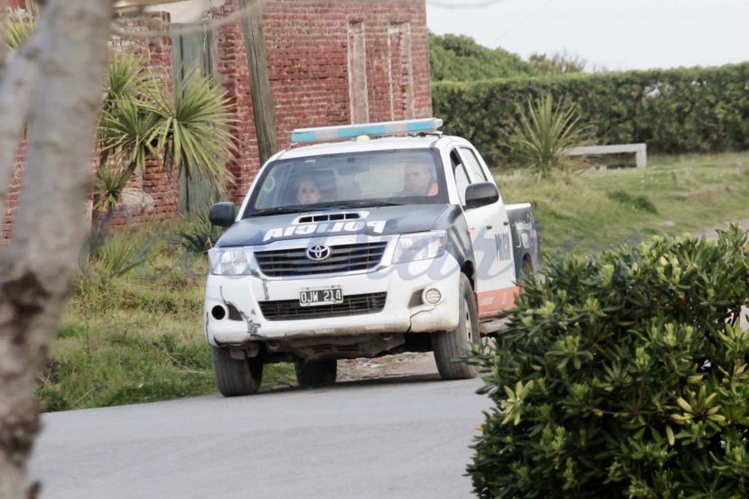 Una patrulla atropelló a una motociclista en un procedimiento