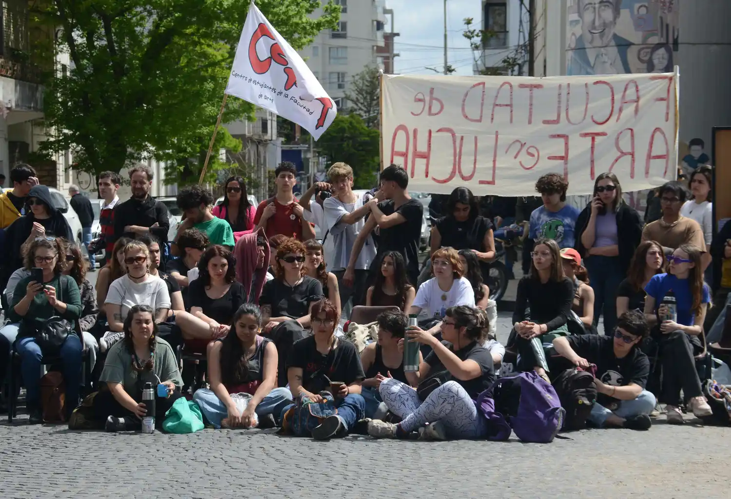 La comunidad asegura que esta situación "llevará a las universidades argentinas a su arancelamiento para sostenerse".