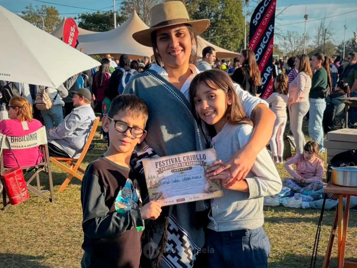 Fiorela Destefani ganó el concurso de asado a la estaca en Rafaela