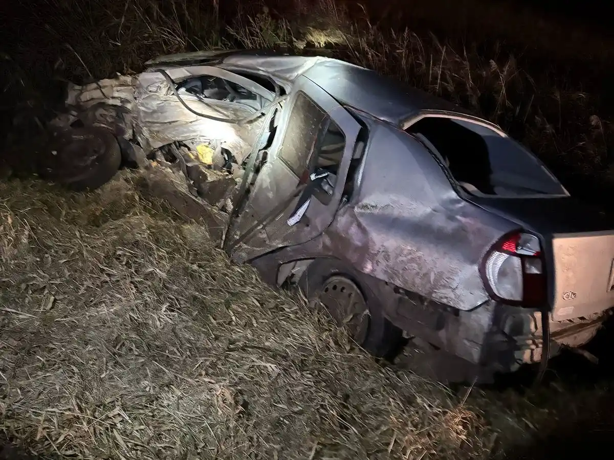 Un joven sufrió lesiones tras impactar con un vehículo abandonado en la Ruta 1 - 4