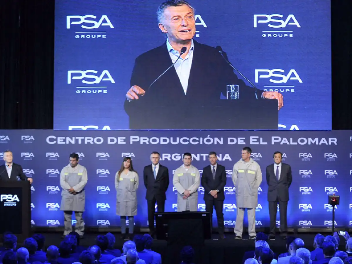 Peugeot suspende a 2.000 operarios por caída de las ventas