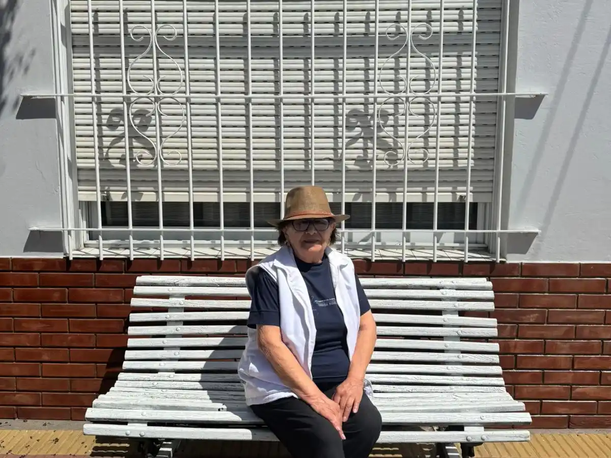 María Carmen Coria, la señora de la calle Colombia, donde está el banquito.