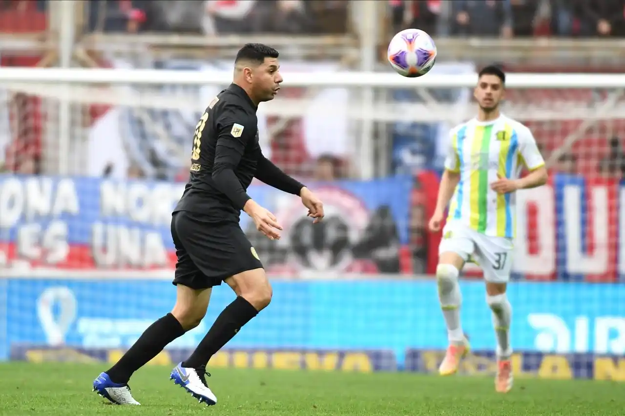 Aldosivi cambió de nombres pero no de rendimiento
