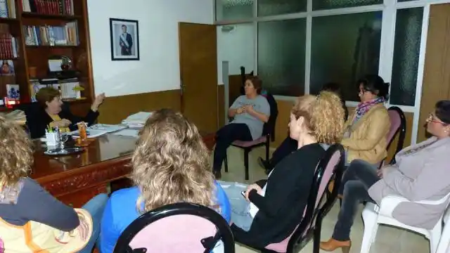 La intendenta de Galarza se reunio con padres del Colegio San Martin
