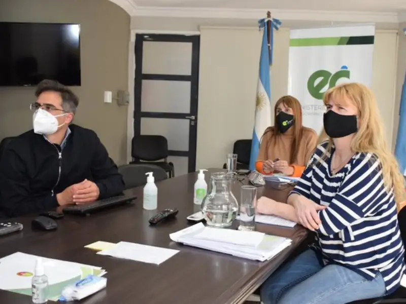 La Ministra de Salud y autoridades de la ciudad analizaron cómo reducir contagios 