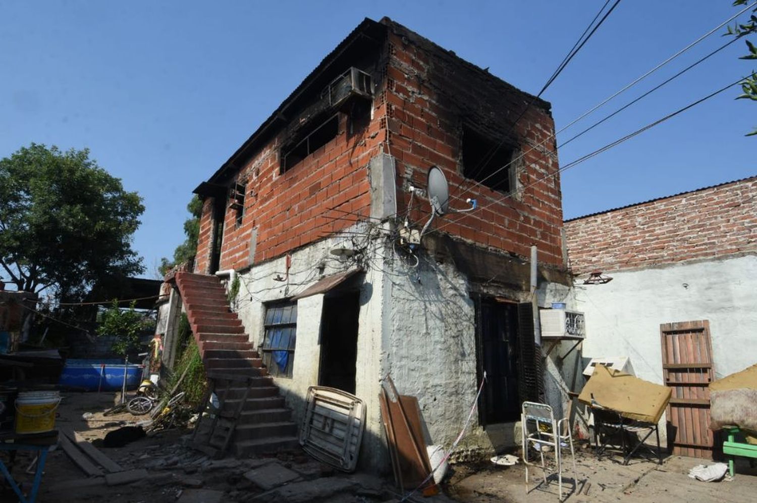 Incendio en barrio Chalet: un adolescente lucha por su vida tras sufrir graves quemaduras