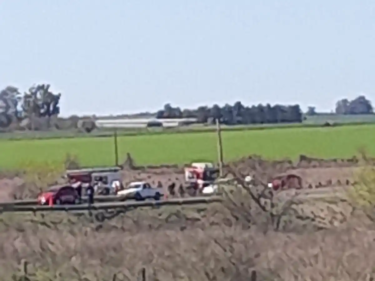 Varias personas heridas tras el vuelco de un automóvil en Ruta 12, cerca de Aldea María Luisa