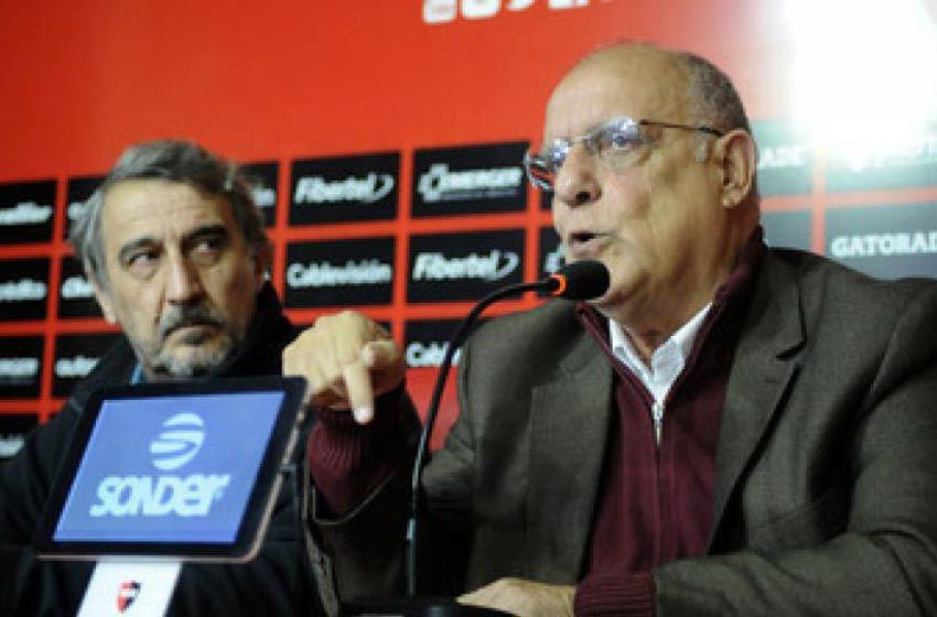 «Bermúdez me dijo que pondría el escudo azul y amarillo si el juez se lo pide»