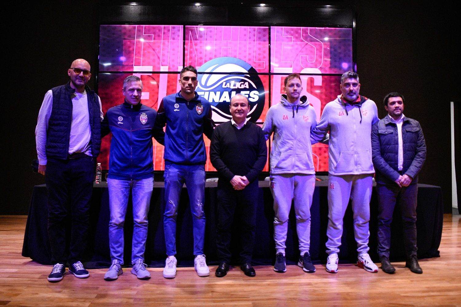 En Santiago del Estero, se inicia la serie por el título