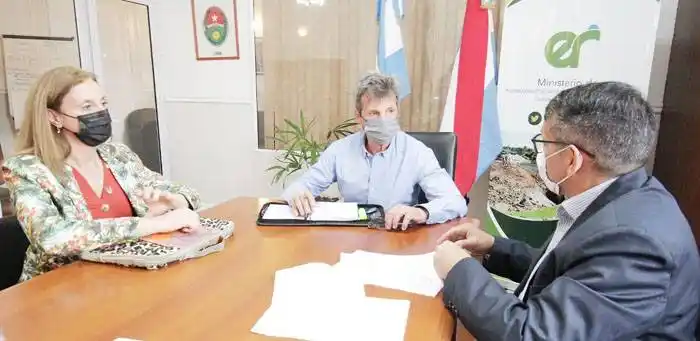 La provincia planifica obras en edificios de la Facultad de Humanidades de la Uader