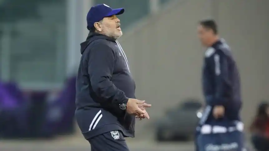 Mirá el emocionante recibimiento a Maradona en el Kempes