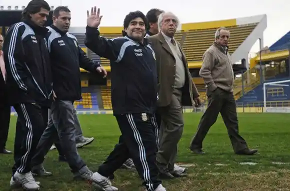 Con indiferencia: la comisión directiva de Central no prepara ningún recibimiento especial para Maradona