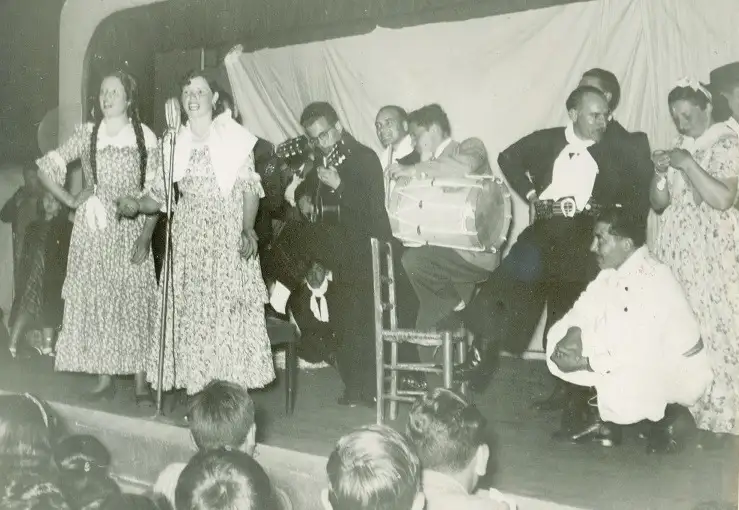 Teatro Rodante. Fiesta de la tradición. Año 1952. FOTO: IAHM.