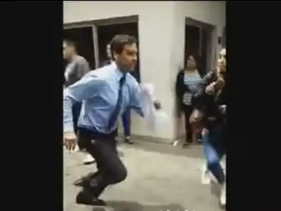 Video: Funcionario de Vidal salió corriendo para evitar una golpiza