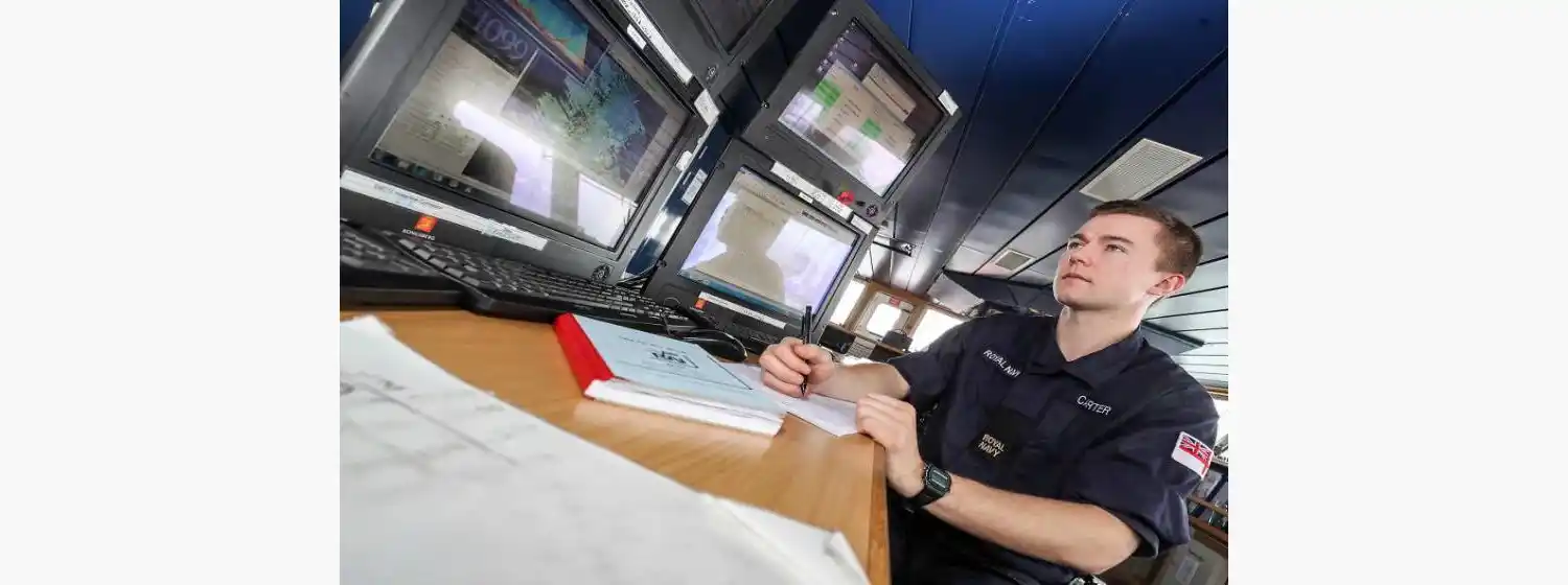 Con la mejora del clima, profundizan la búsqueda del submarino