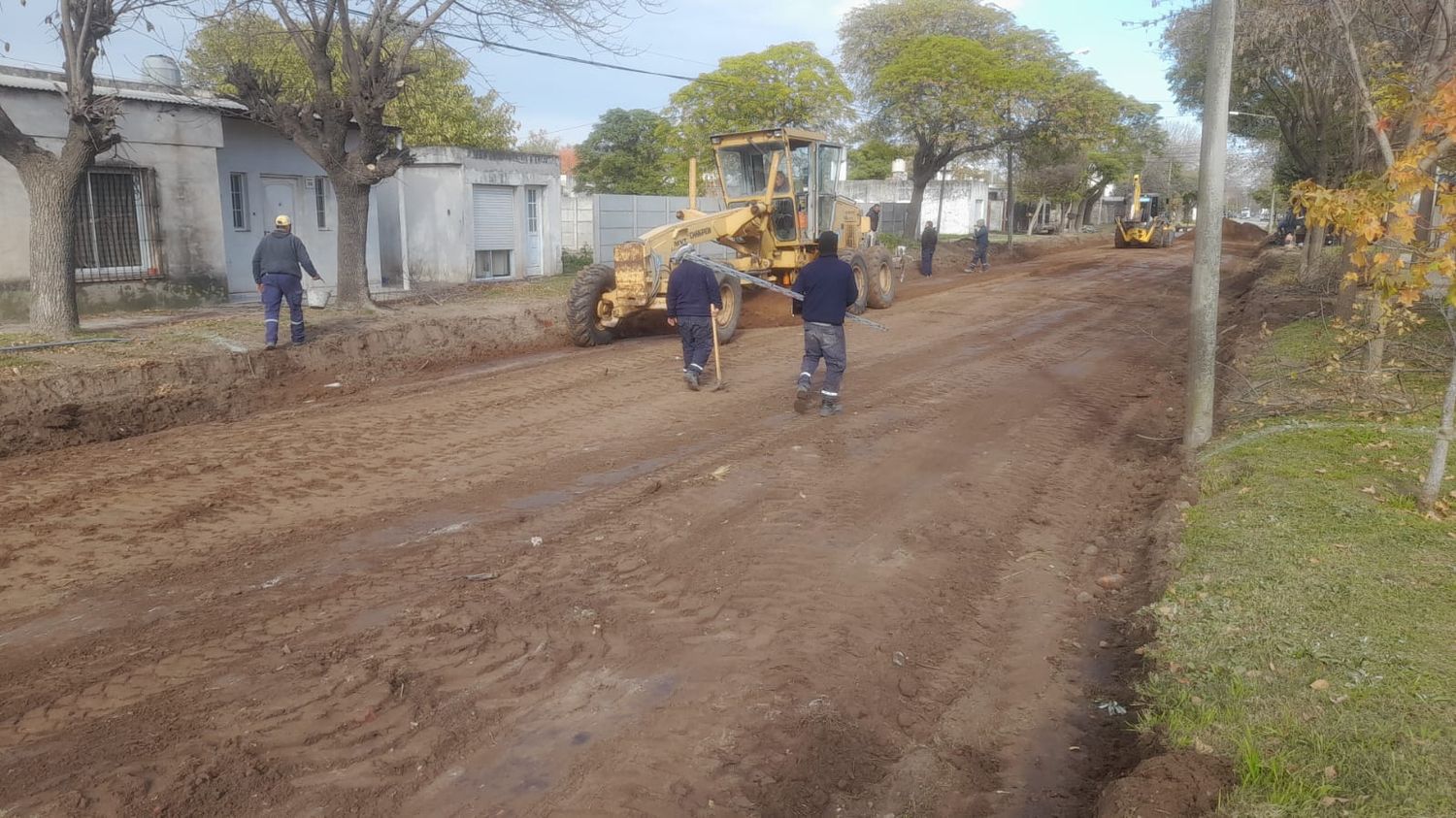 Movimiento de suelo para la llegada del pavimento.