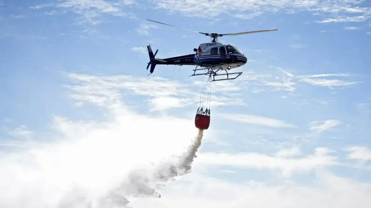Pullaro presentó la nueva flota aérea de Santa Fe para combatir incendios - 3