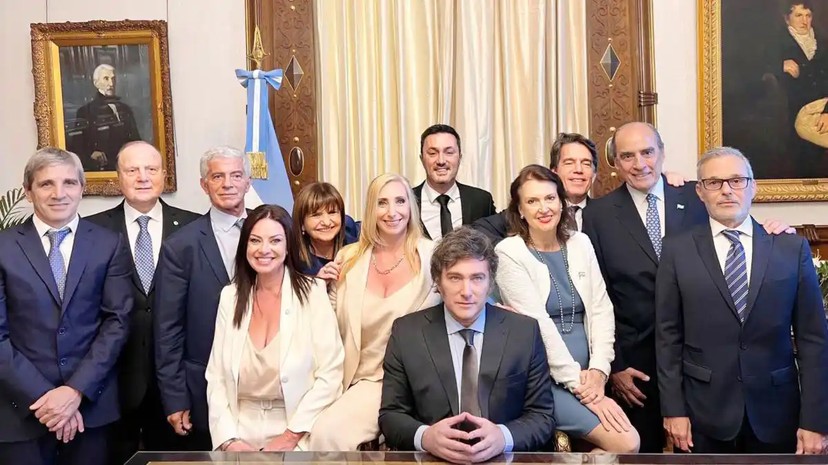 Milei tomó juramento a los nueve ministros  que integran el gabinete de Gobierno