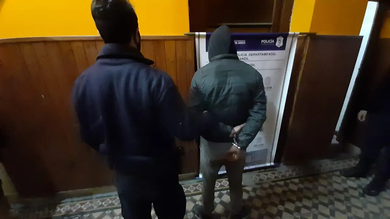 Aprehendieron a dos sujetos que habían ingresado a una vivienda en calle San Lorenzo