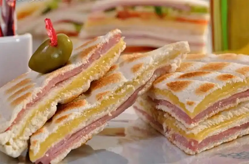 Los bares de Paseo Pellegrini se disponen para competir por el mejor Carlito de la ciudad