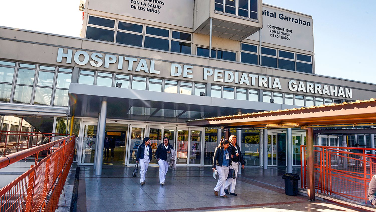 Los fondos nacionales representan alrededor de un 80% de los ingresos totales del hospital pediátrico.