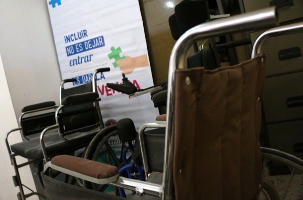 27 empleados municipales son capacitados en lenguaje de señas 
