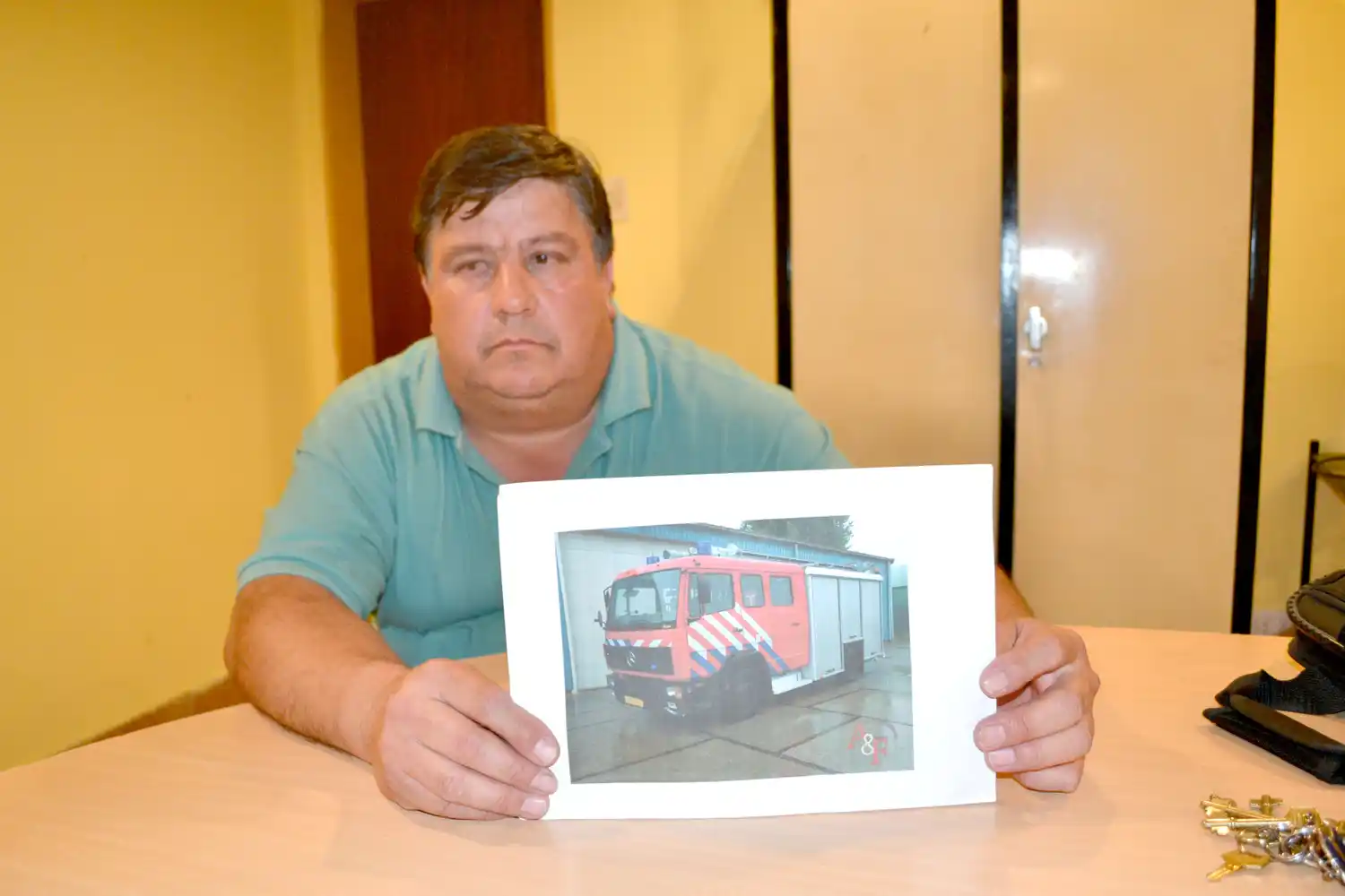 Adquirieron una autobomba usada en Holanda pero tienen problemas para sacarla de la Aduana de Ezeiza