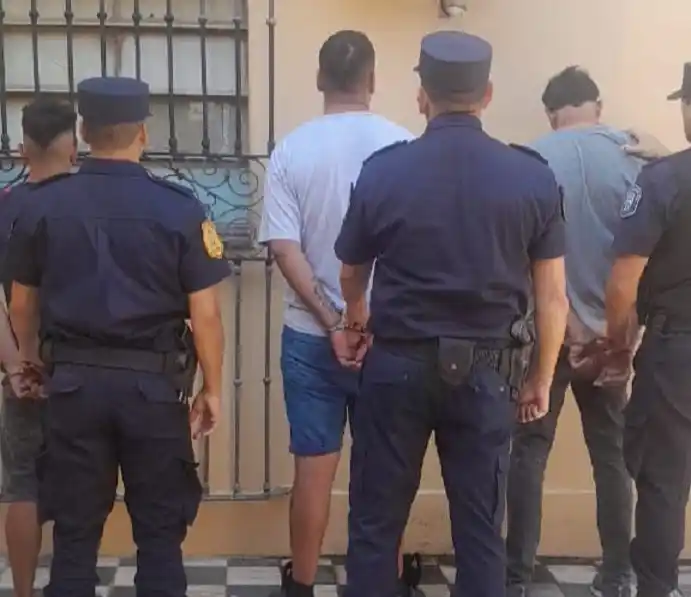 Grescas y desórdenes en Diamante: intervención policial y detenciones