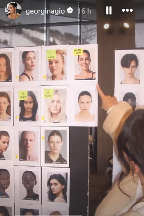 La influencer mostró su rostro junto al resto de las modelos en la previa del desfile