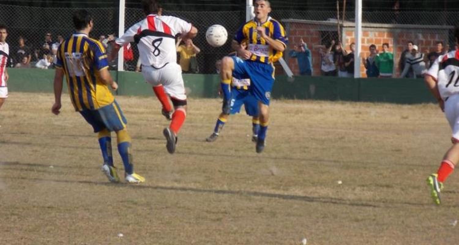 En un partido con polémica, América y Paraná igualaron 1 a 1