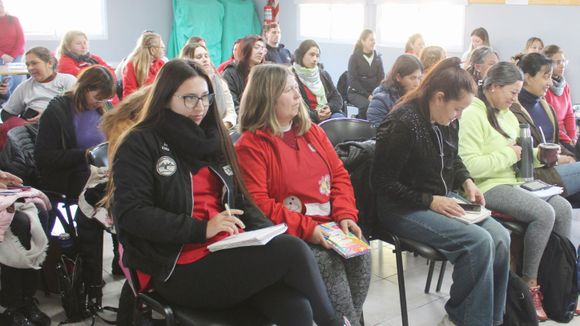 Concluyó el ciclo de talleres sobre el cuidado de la voz para quienes trabajan con la niñez