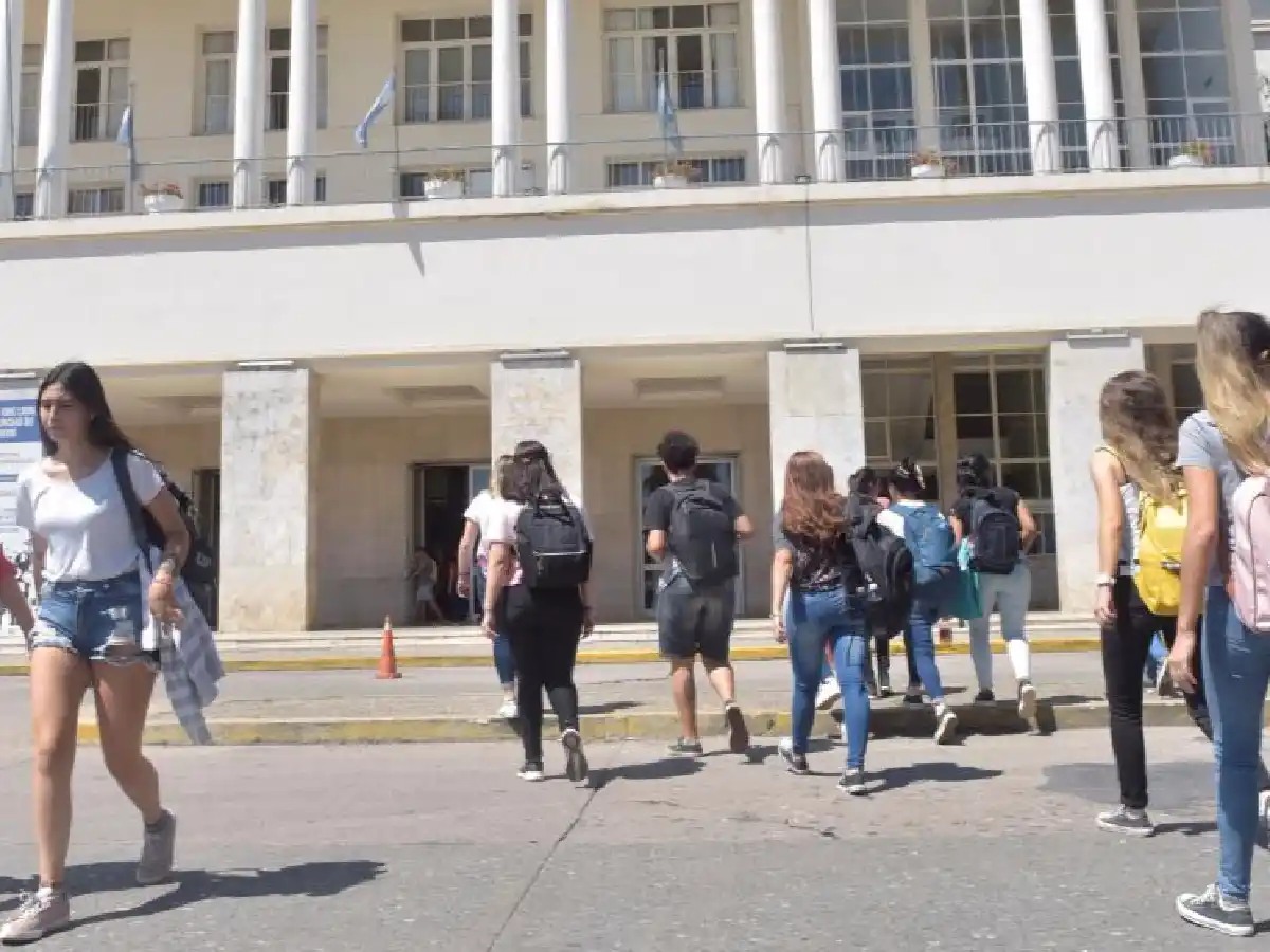 Por el coronavirus, la UNC postergó una semana el inicio de clases