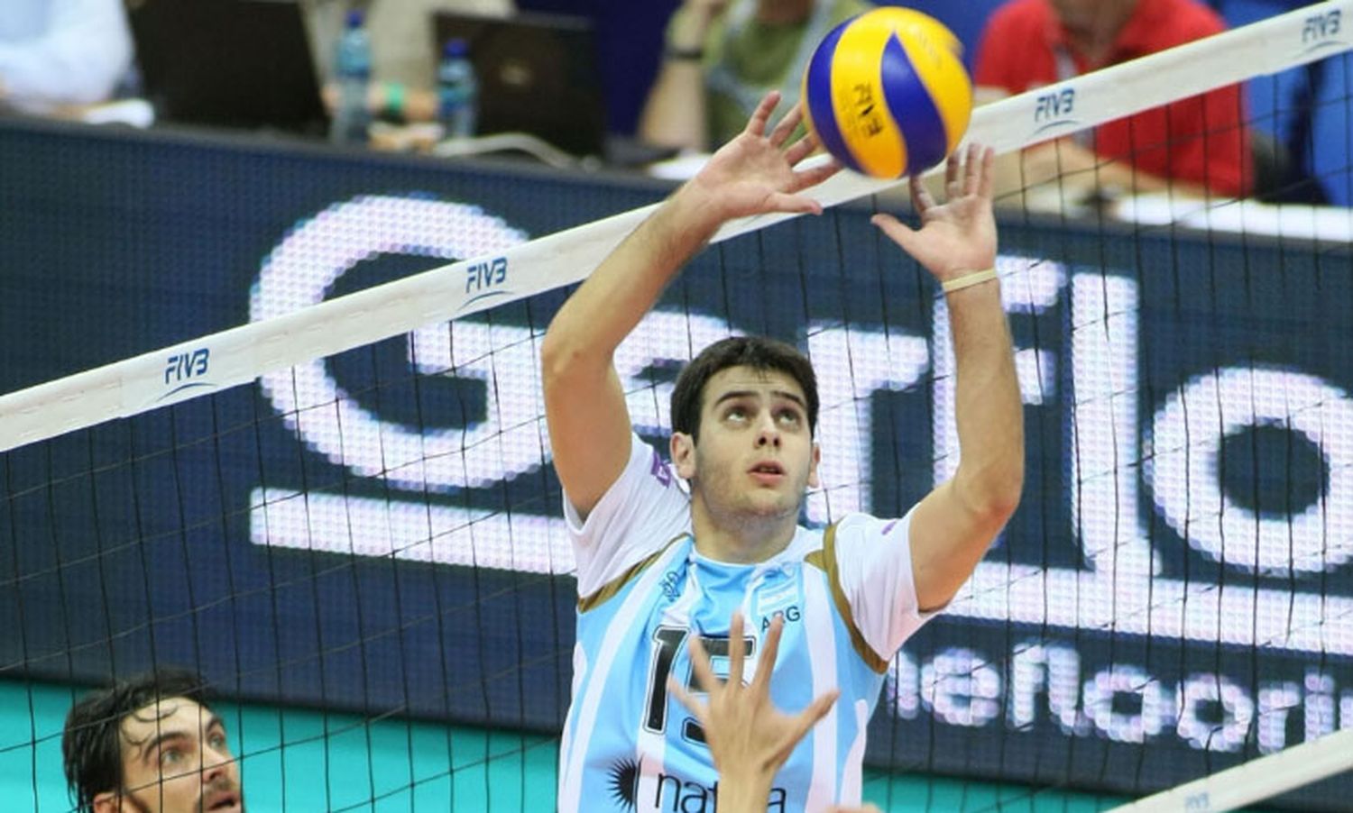 El seleccionado argentino de voley inicia la tercera ventana del torneo ante Serbia