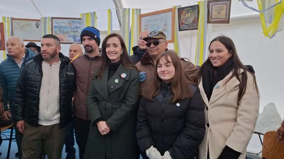 En Usuahia: Victoria Villarruel encabezó un acto por Malvinas