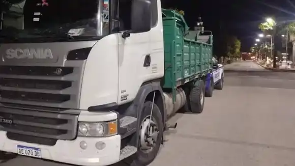 El "Tukero" se robó un camión valuado en 130 mil dólares en Santa Fe y lo atraparon tras una intensa persecución