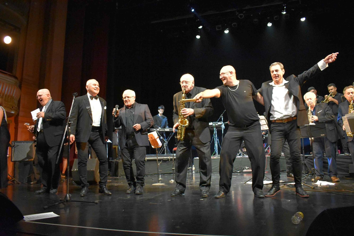 La Gitante Jazz Arias en el show por los 85 años de vida