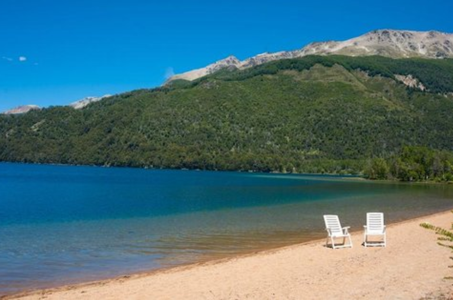 El cuerpo se encontraba a unos 30 minutos de la costa de acceso al lago Falkner.