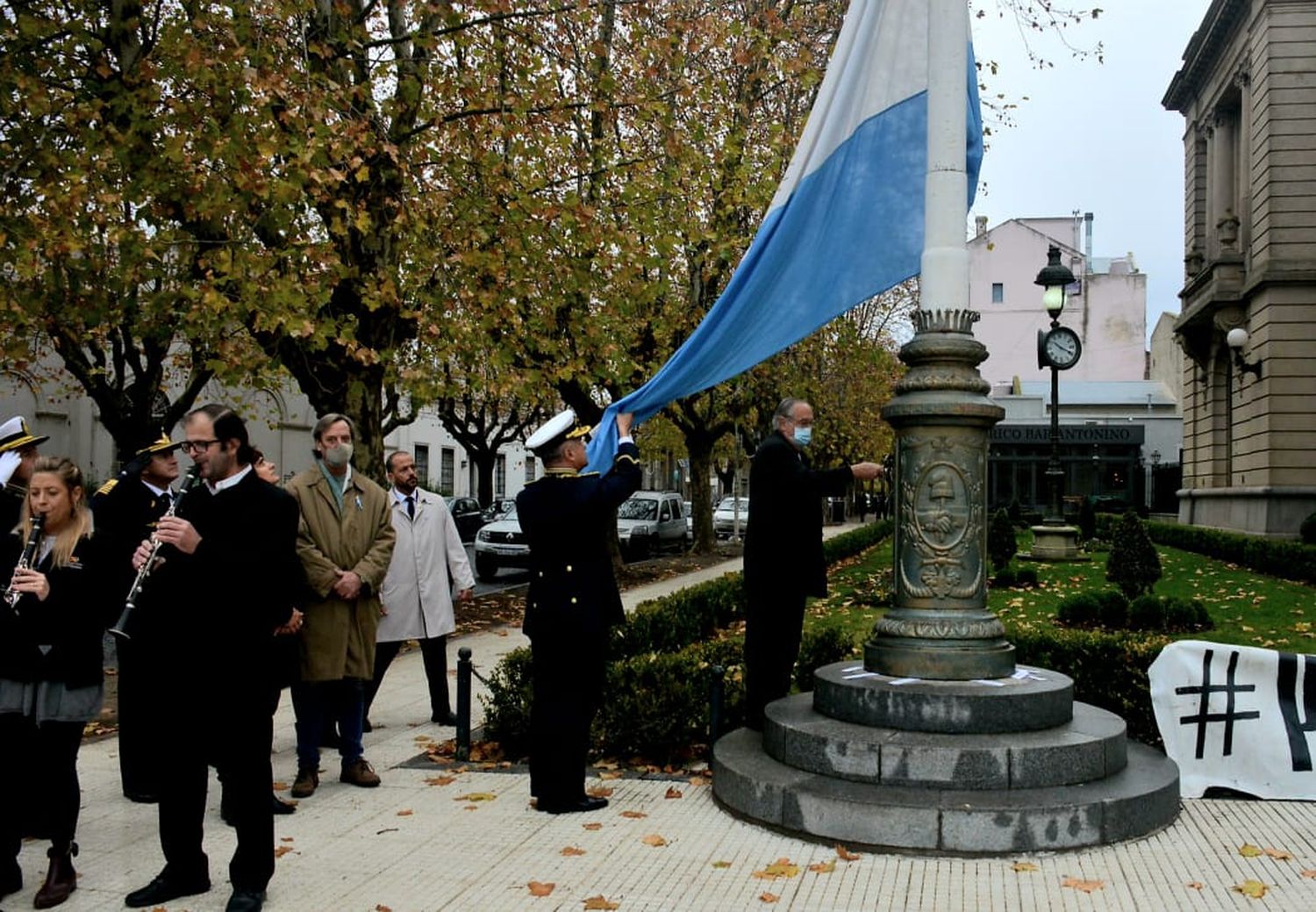 Con los actos protocolares, Tandil celebró un nuevo 25 de Mayo