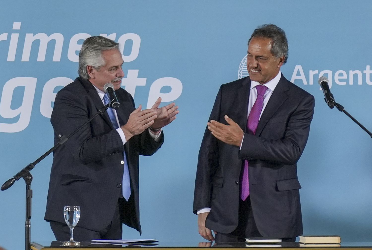 El Presidente le tomó juramento a Scioli y pidió la “máxima unidad y esfuerzo”