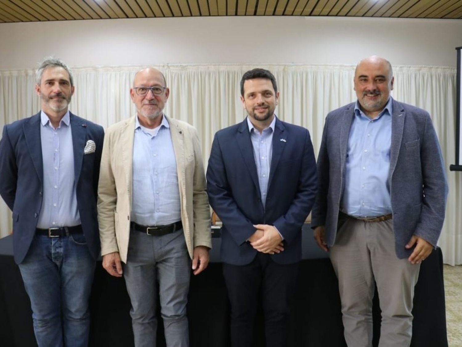 Avellaneda afianza su compromiso con la cooperación internacional