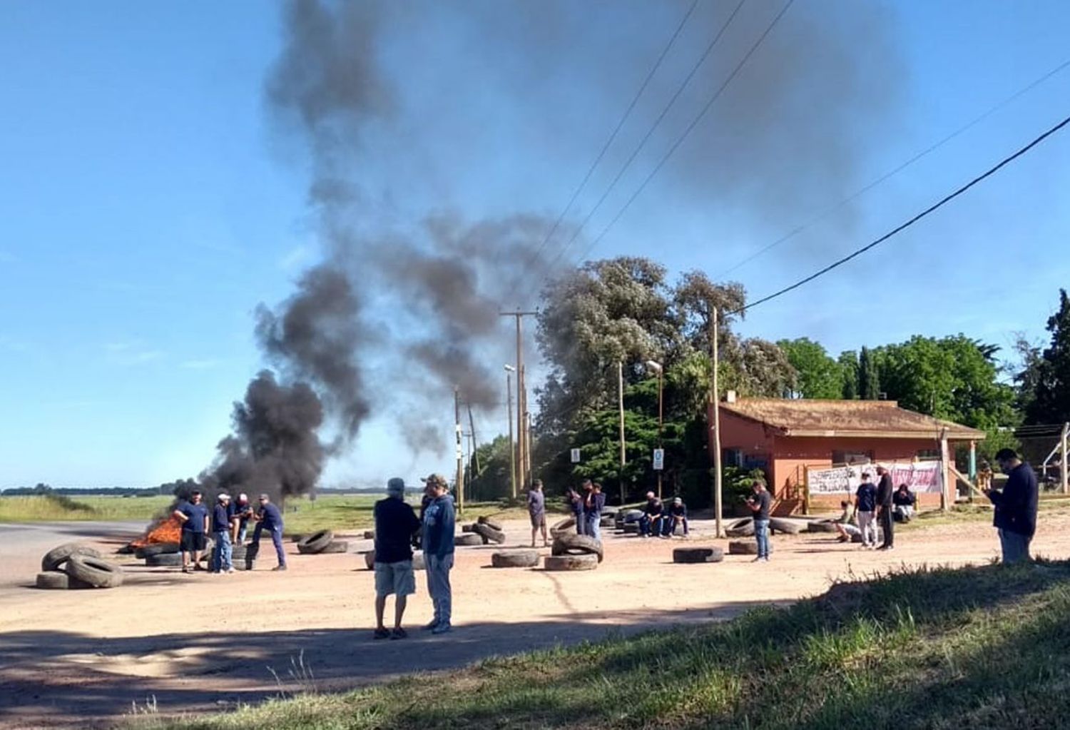 Continúa el bloqueo en la planta y los operarios de la exLoimar esperan respuestas de la empresa