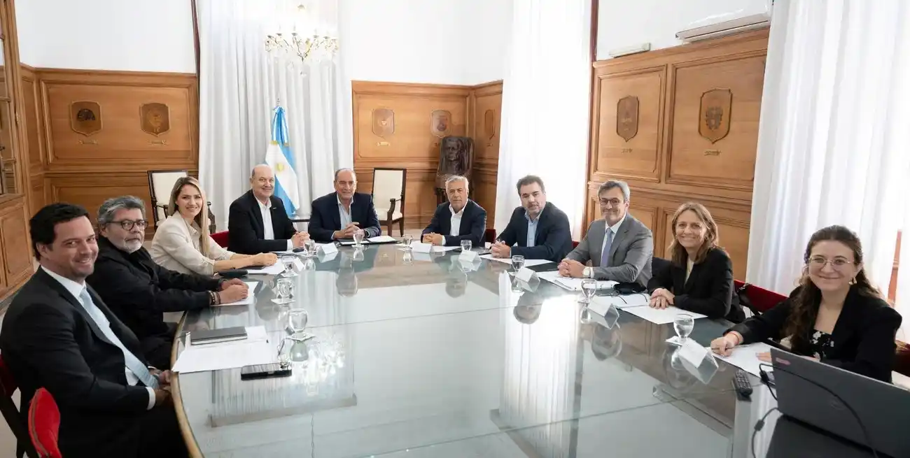 Consejo de Mayo aborda explotación de recursos y apertura comercial.