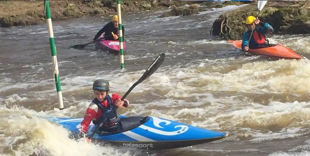Fin de semana con canotaje de primer nivel en el río Quequén