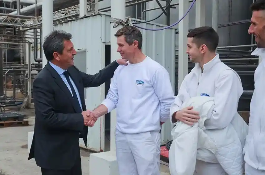 Massa suspende retenciones al sector lácteo