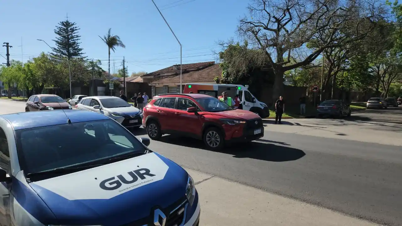 accidente de tránsito choque bv santa fe gur policia ambulancia sies 107 - 3